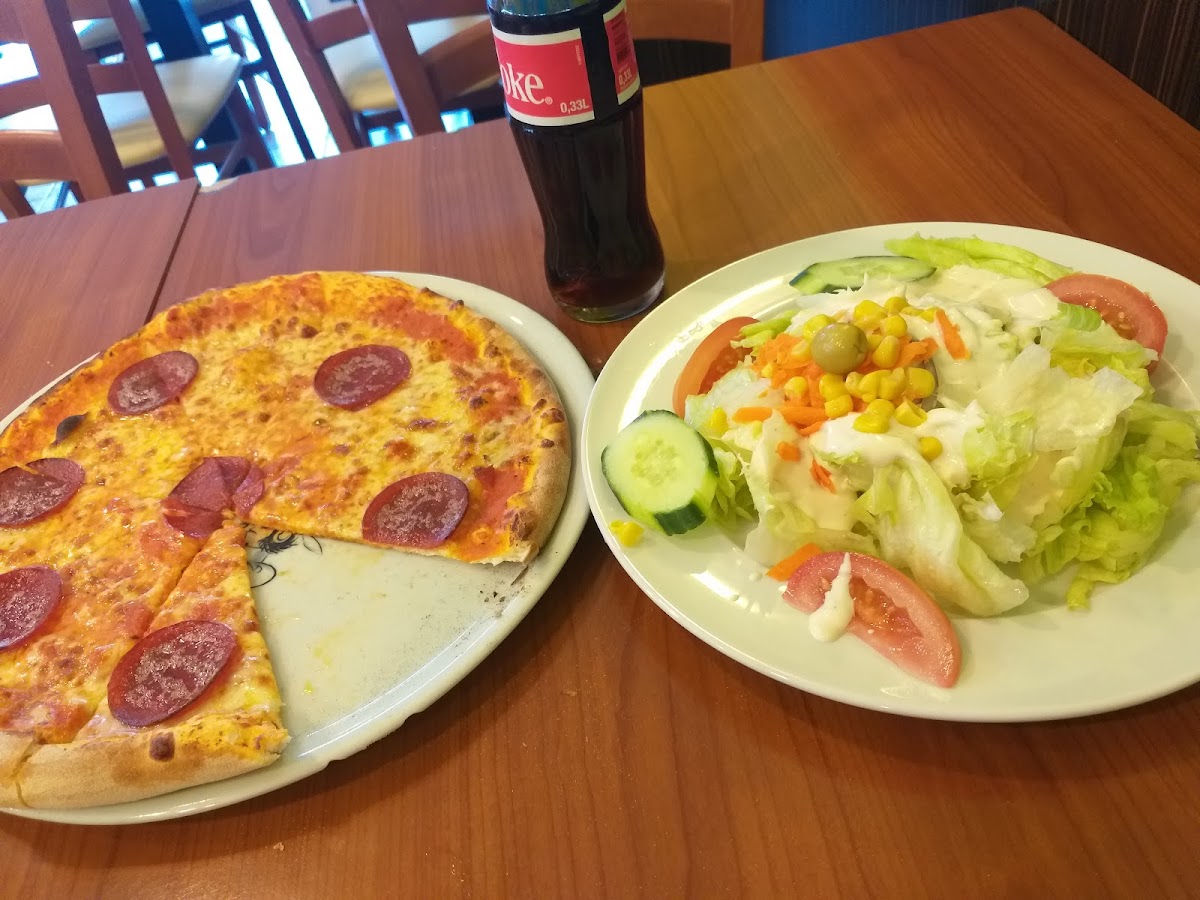 Pizza Napoli Photo 9