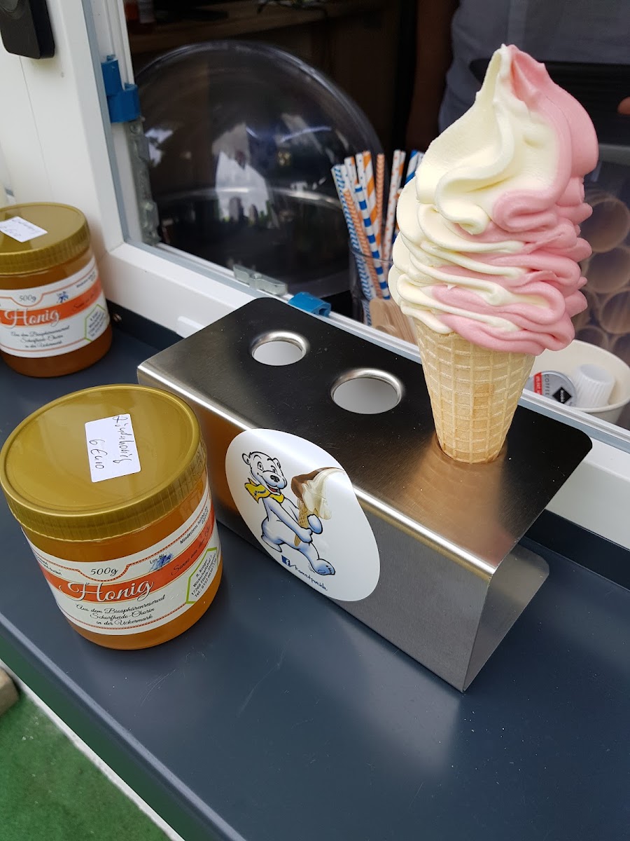 Eis-Oase. Eisdiele in Götschendorf. Photo 5