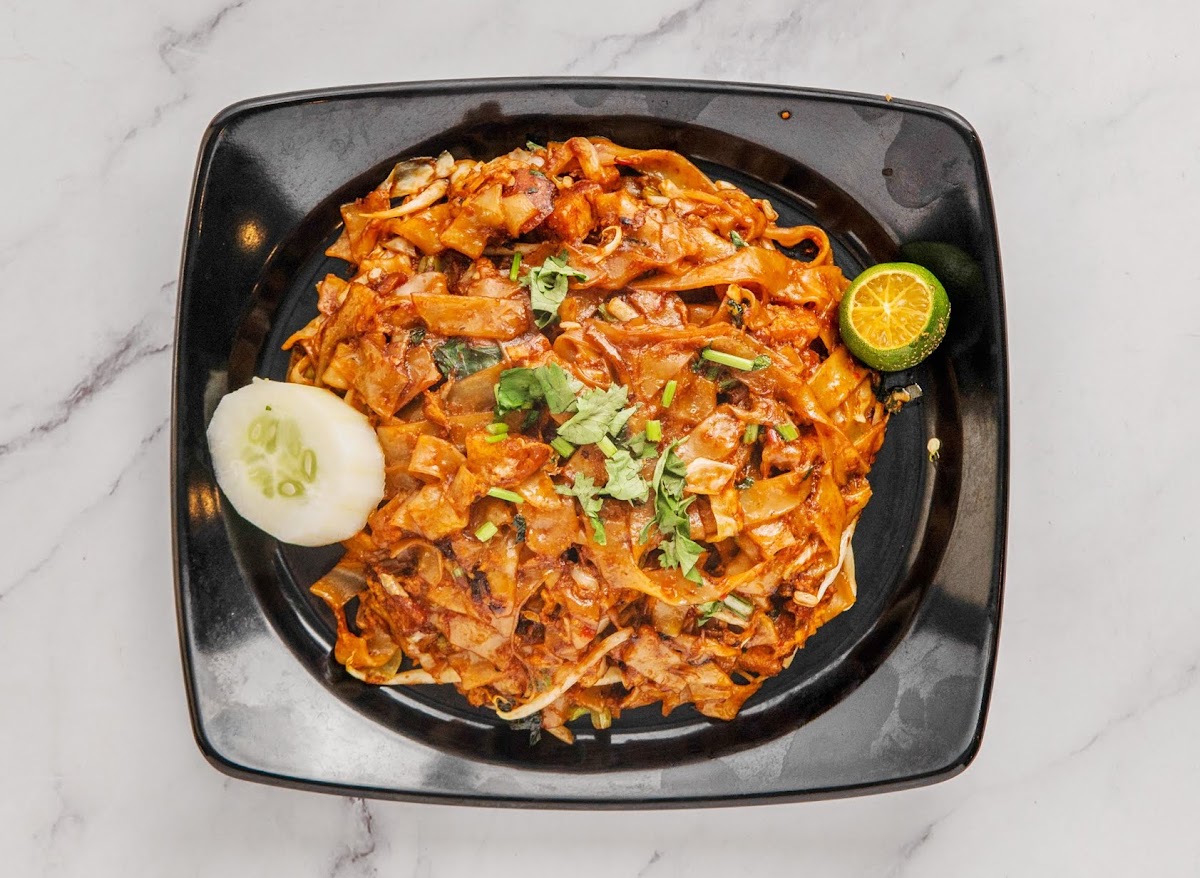 YMZ Seafood & Jom Waffle