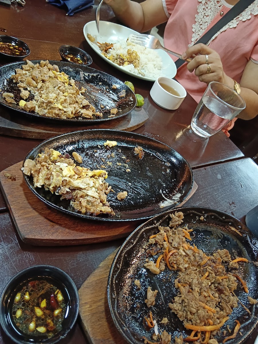 Ton-Ton's Sisig Batino Photo 5
