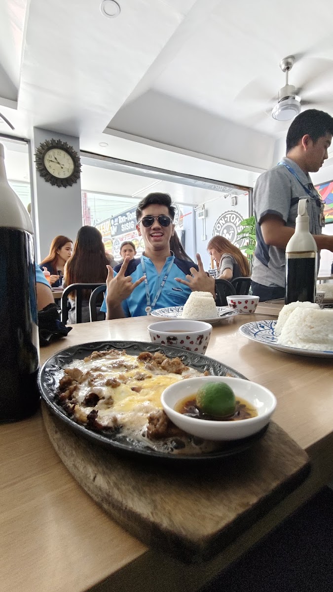 Ton-Ton's Sisig Batino Photo 7