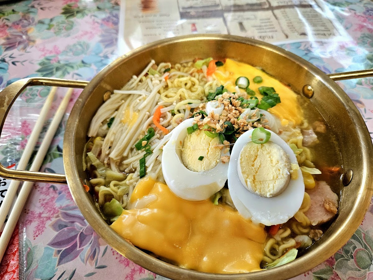 The Ramen Library Photo 4