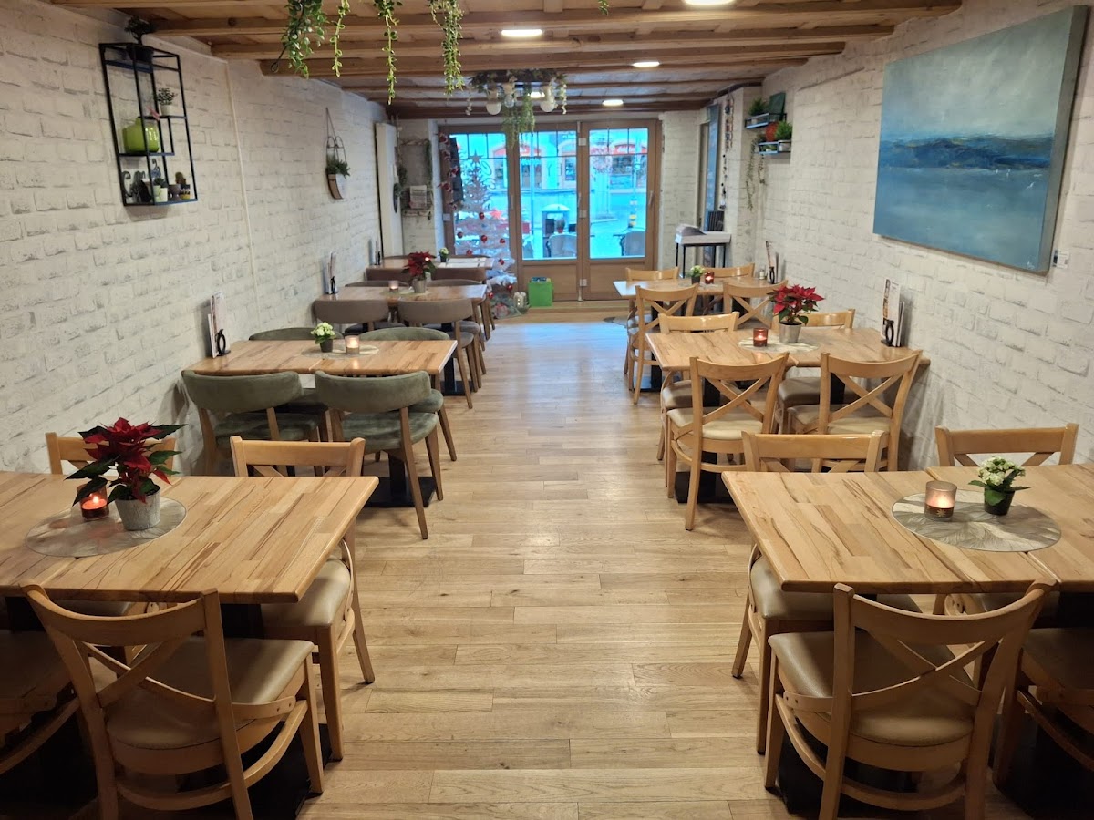 Reyna Restaurant Photo 9