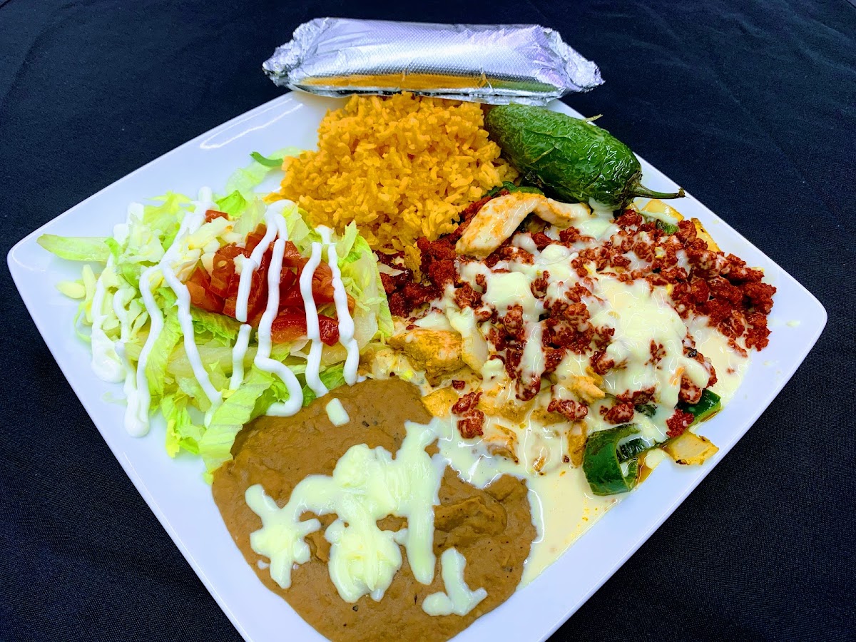 El EncantadorTaqueria Photo 4