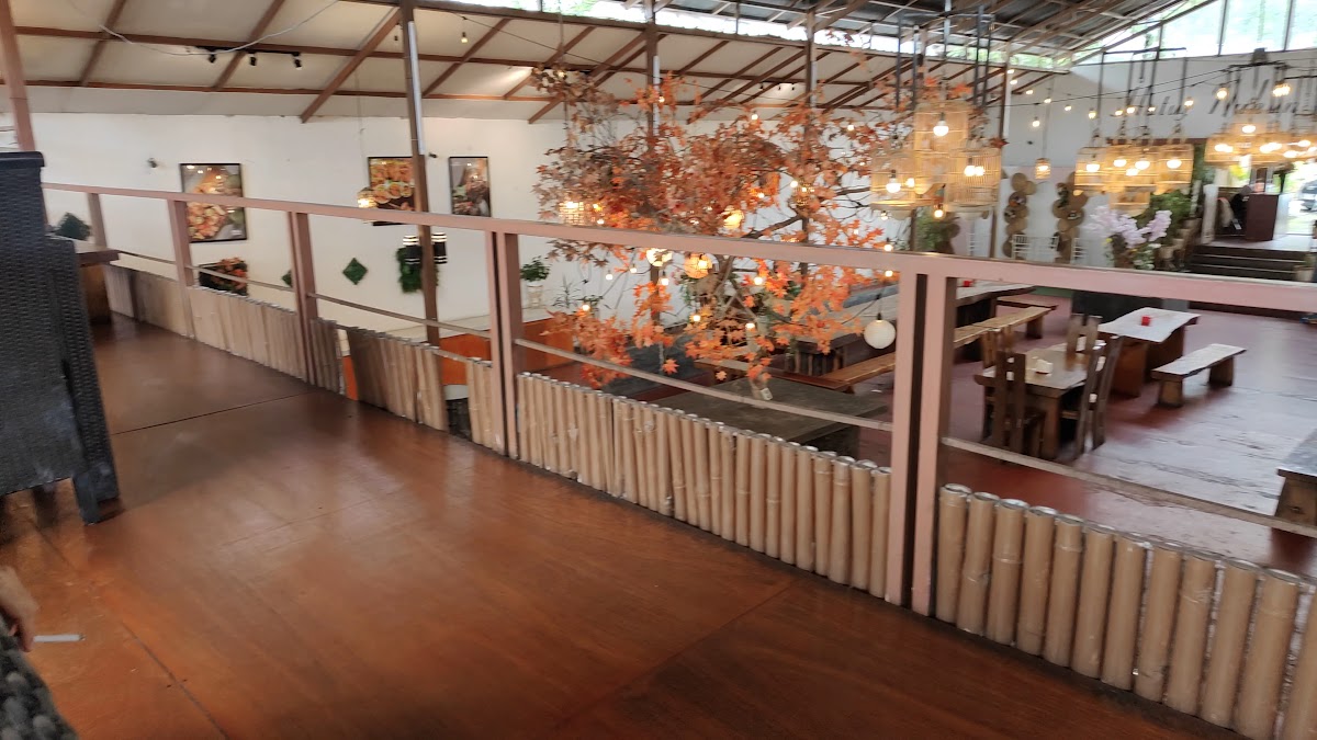 KLC Cafe & Resto Photo 2