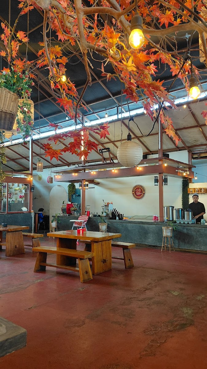KLC Cafe & Resto Photo 3