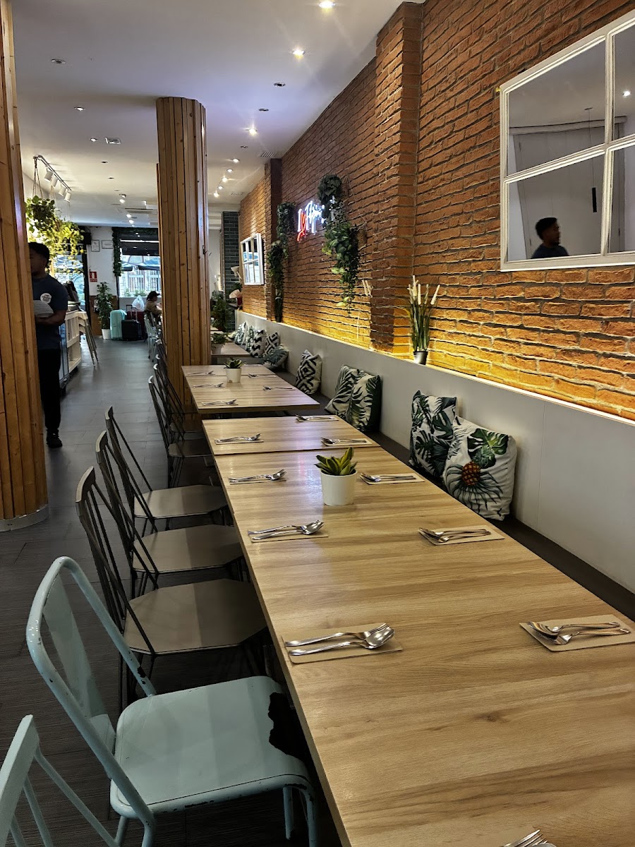 Restaurante Los Hermanos | Villarroel, Barcelona Photo 3