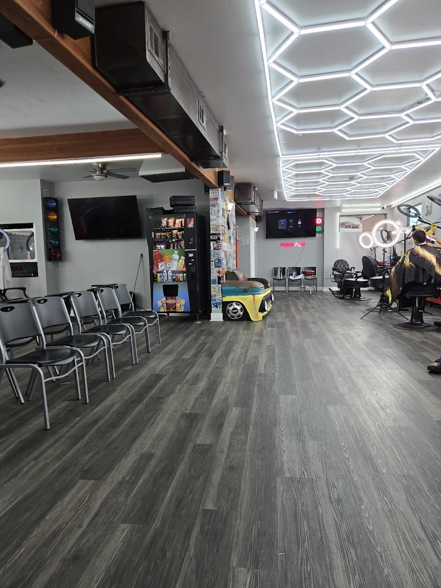 Pit Stop Barber Shop Photo 3