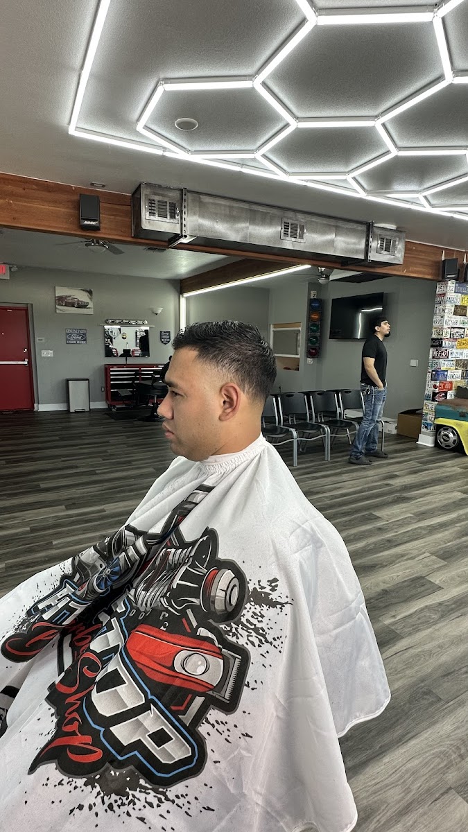 Pit Stop Barber Shop Photo 4