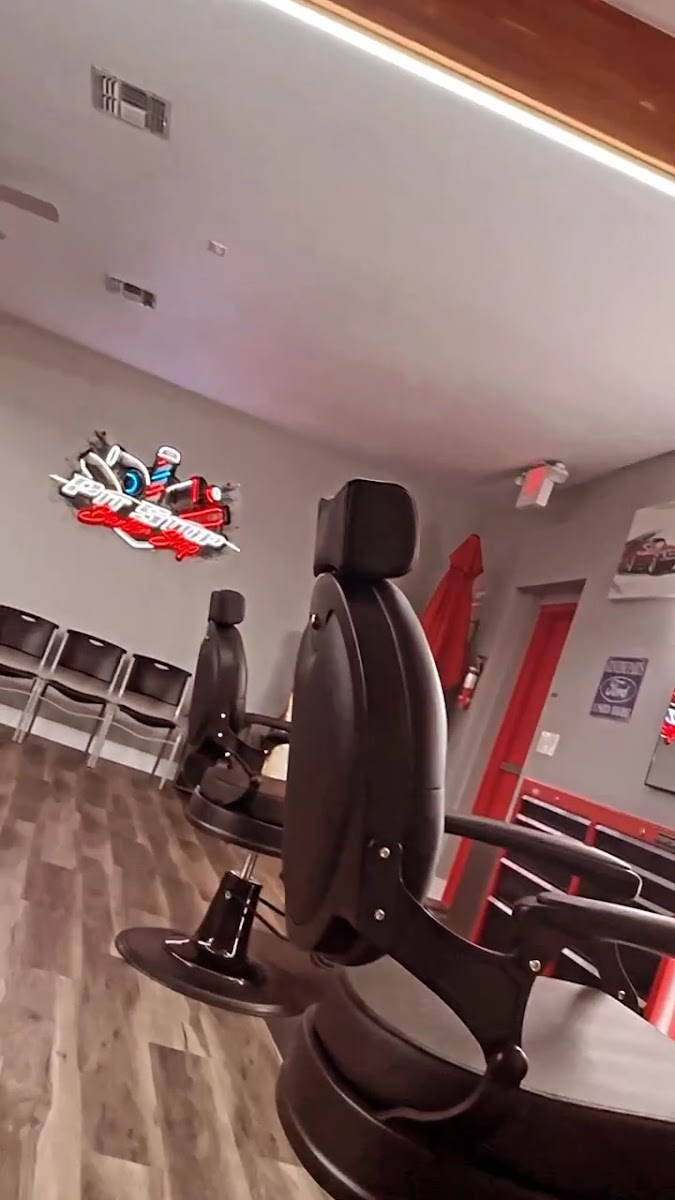 Pit Stop Barber Shop Photo 6
