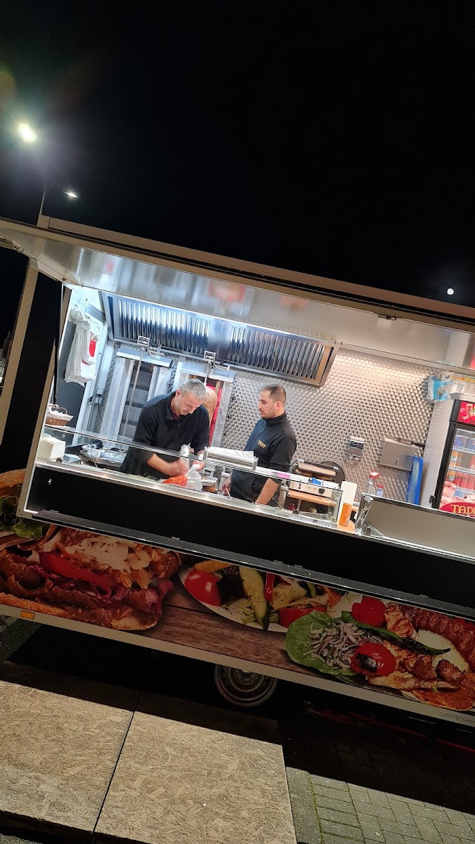 Tadim Food Truck Photo 6