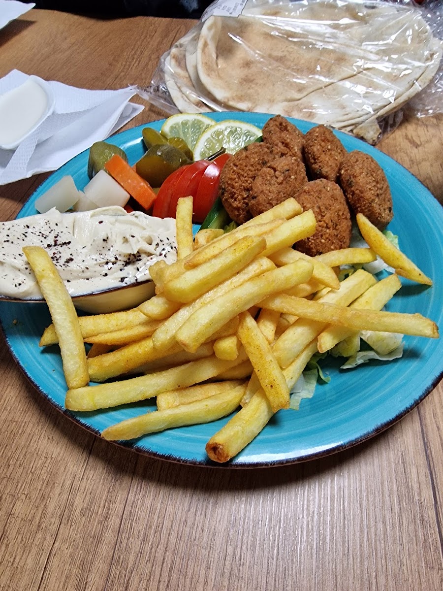 Taibah Fast Food شاورما طيبة Photo 7