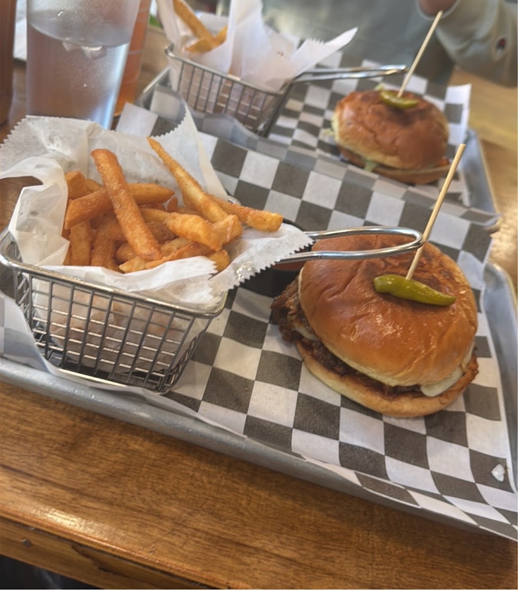 Vicky's Restaurant Photo 3