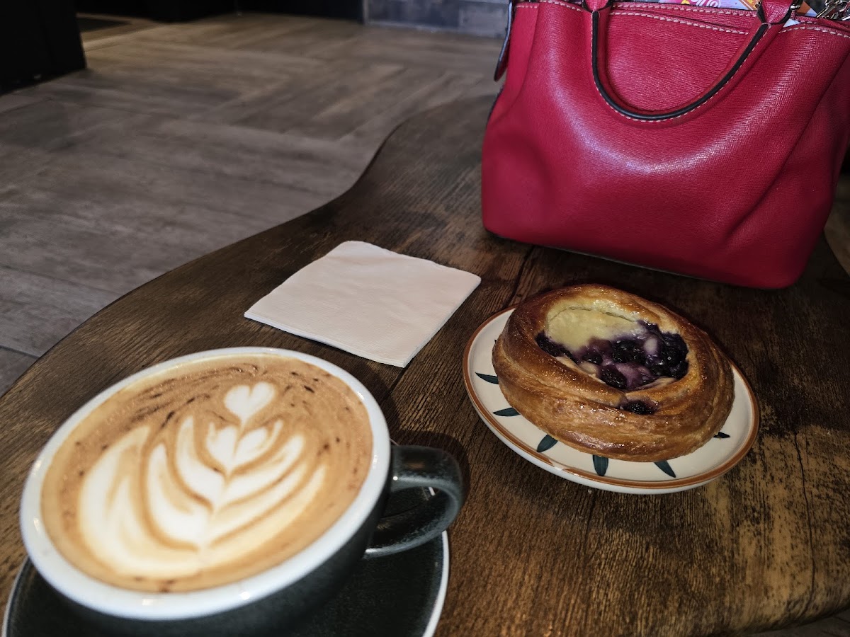 Sneaks Coffee Lounge Photo 3