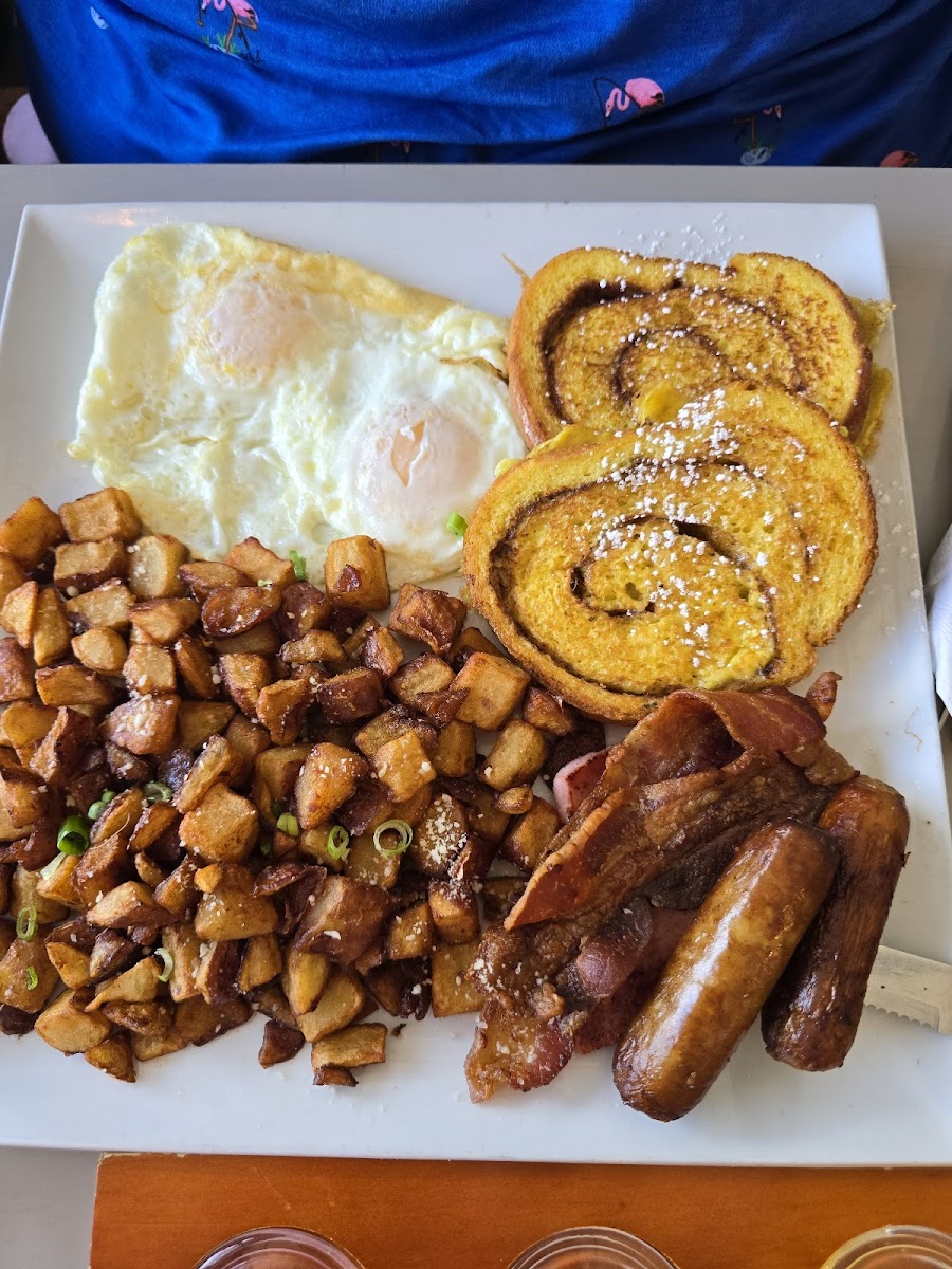 Eggceptional Cafe Breakfast & Lunch Photo 4