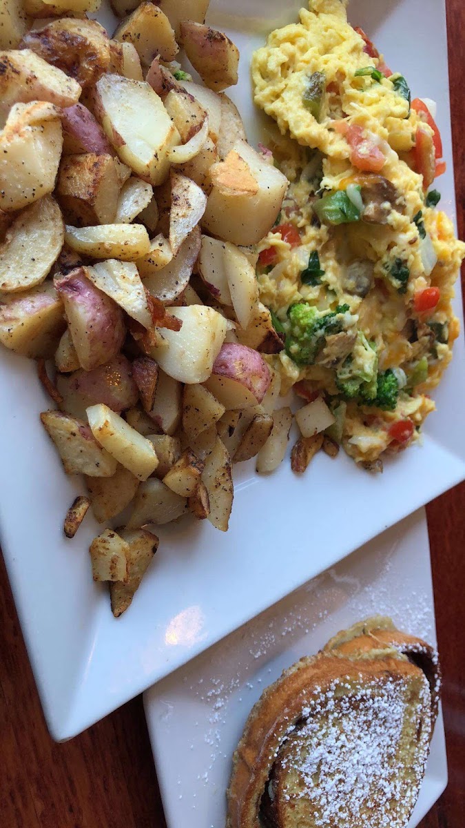 Eggceptional Cafe Breakfast & Lunch Photo 9