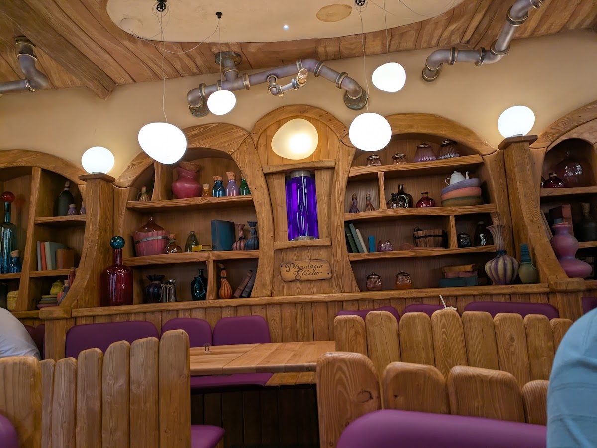 Phenie's Shakes & Pancakes