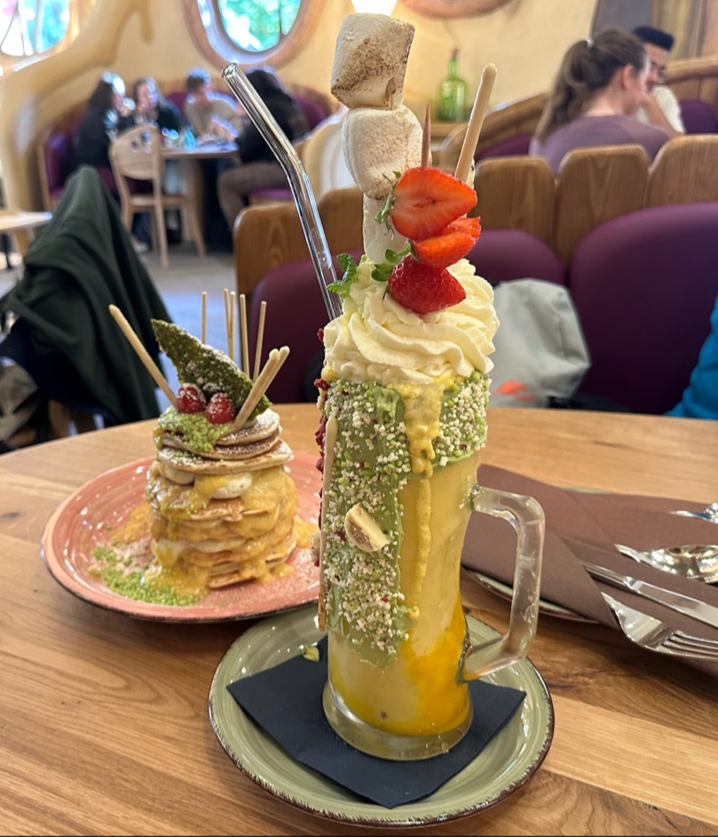 Phenie's Shakes & Pancakes Photo 4