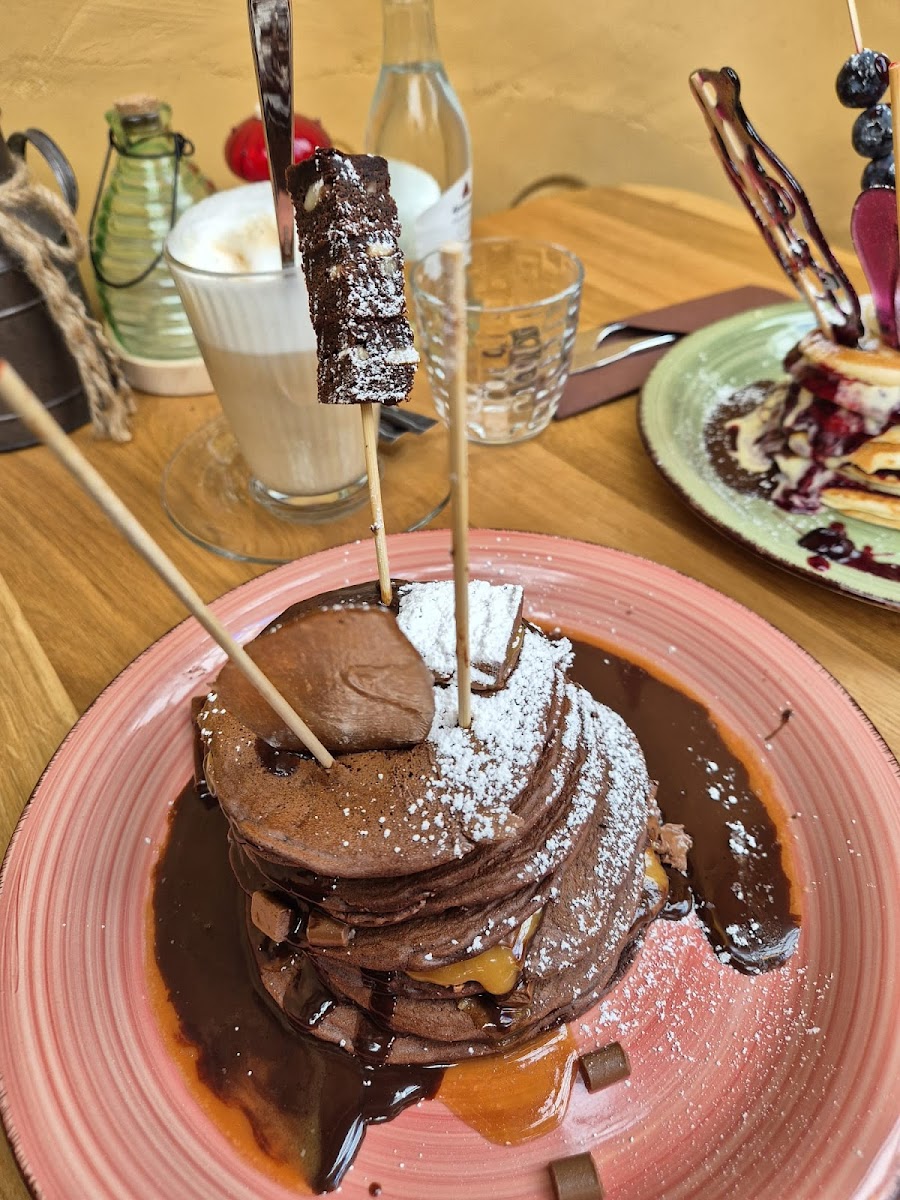 Phenie's Shakes & Pancakes Photo 9