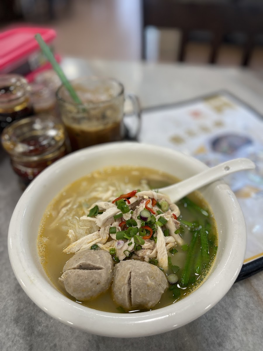 Jing Quan Kopitiam • 井泉芽菜鸡 Photo 3