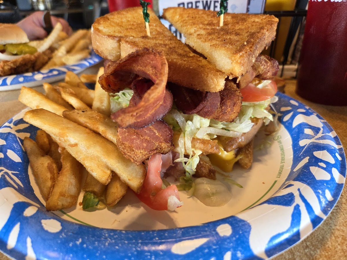 Pour House Bar and Grill Photo 2