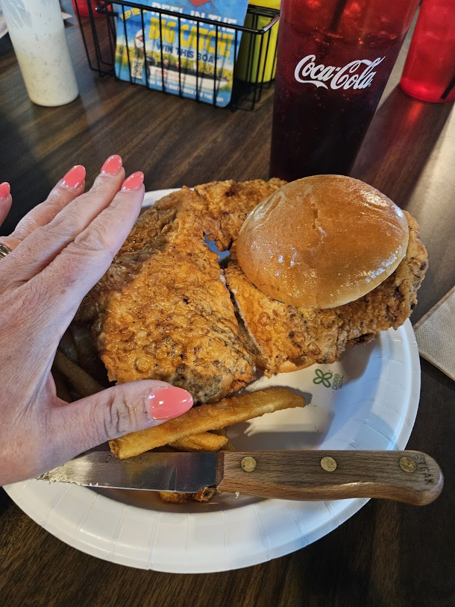Pour House Bar and Grill Photo 8