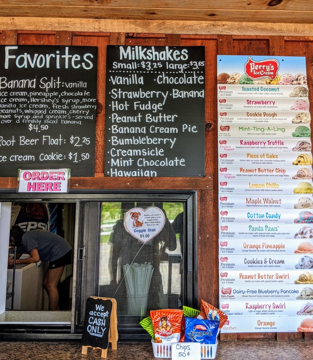 Country Pines Ice Cream Shop Photo Menu 1