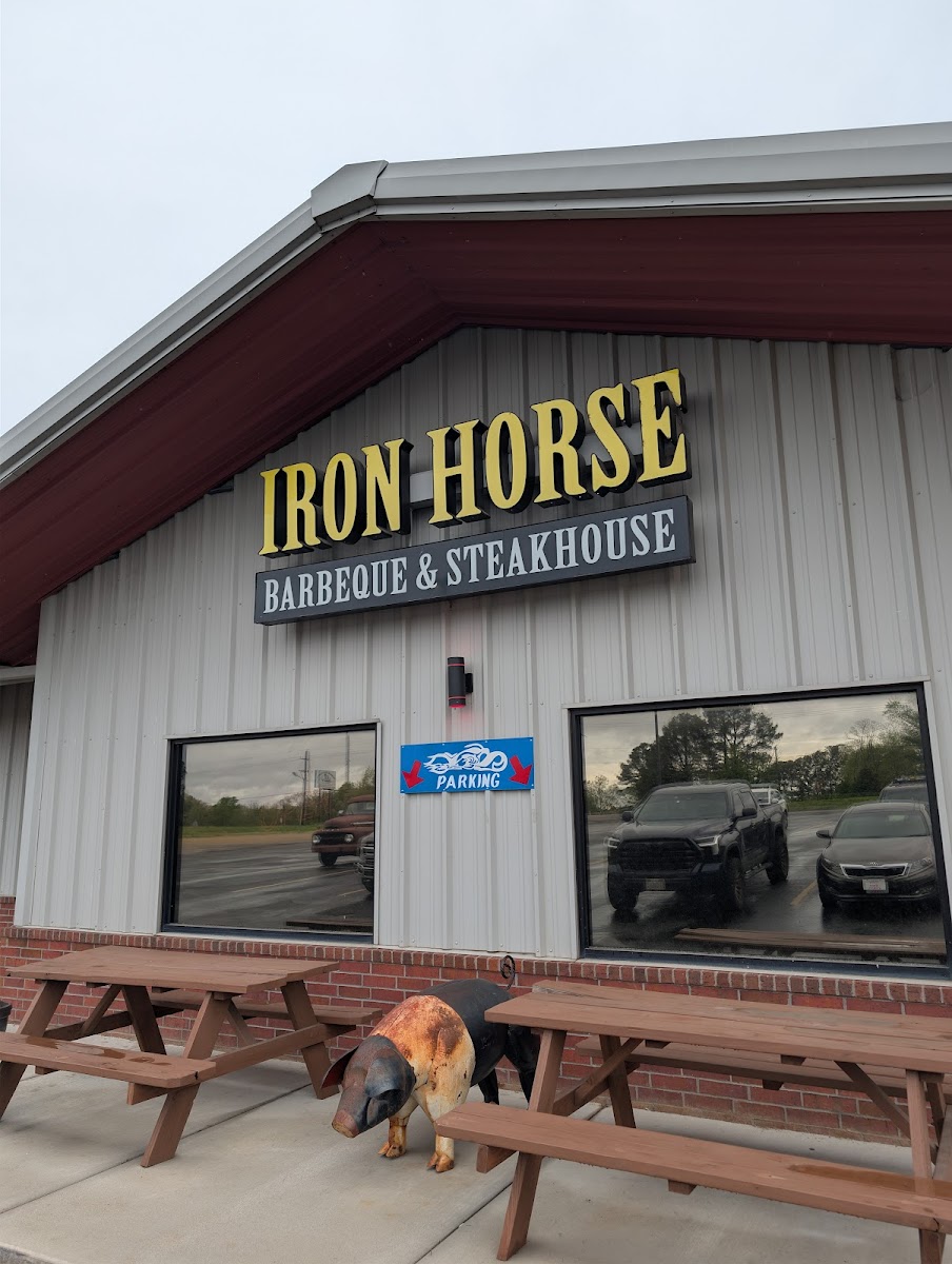 Ironhorse Barbeque And Steakhouse Photo 3