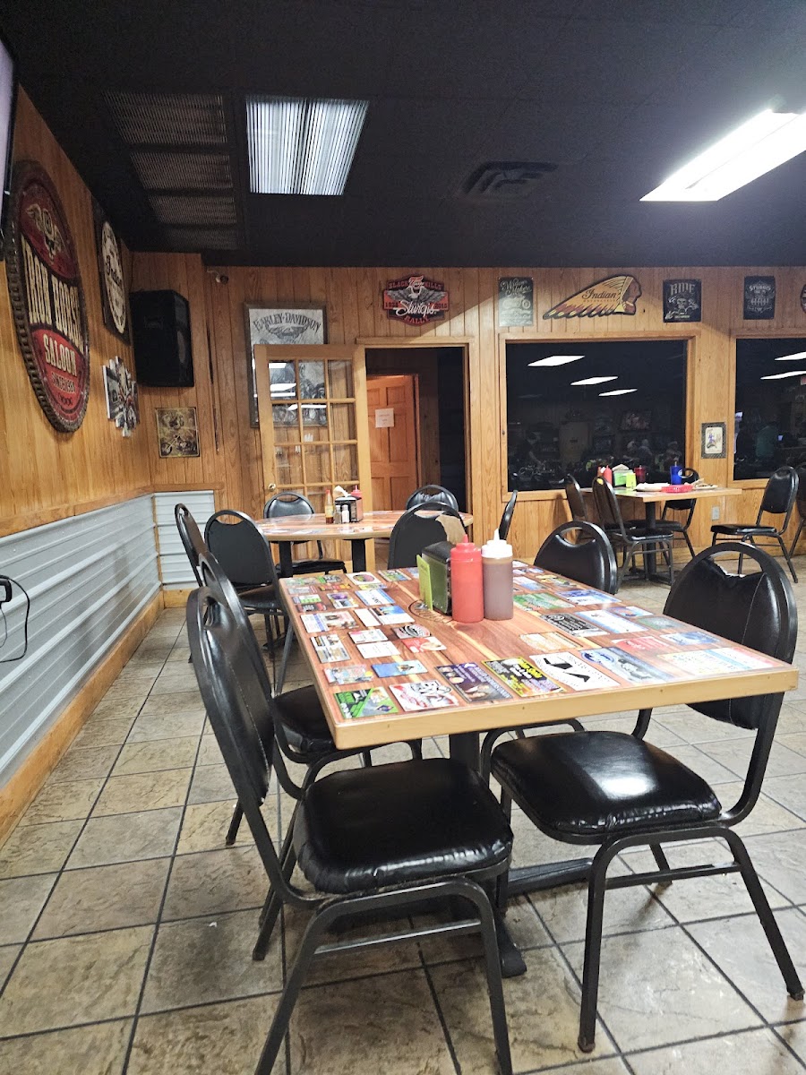 Ironhorse Barbeque And Steakhouse Photo 4