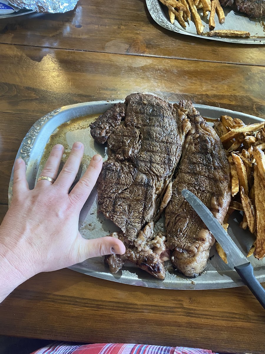 Benton Lee's Steak House Photo 10