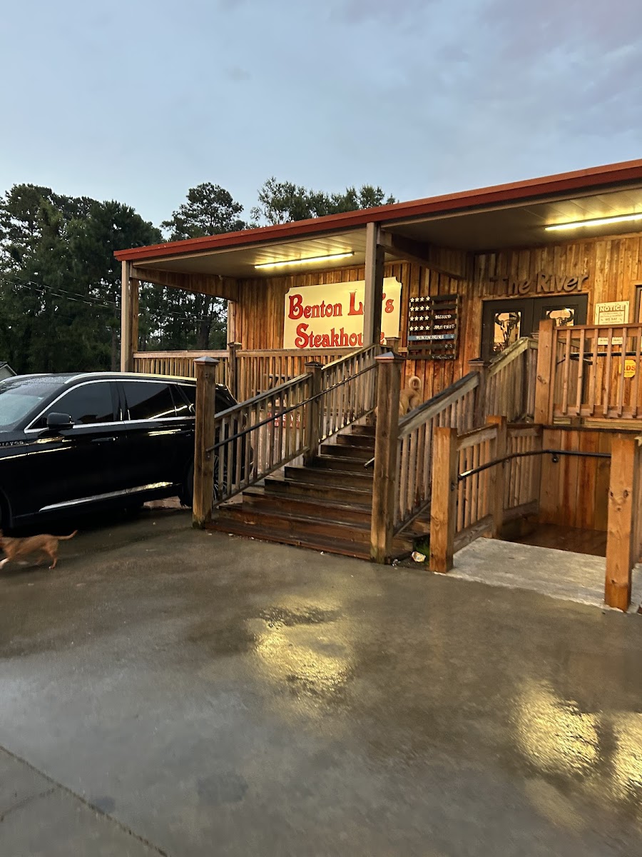 Benton Lee's Steak House Photo 4
