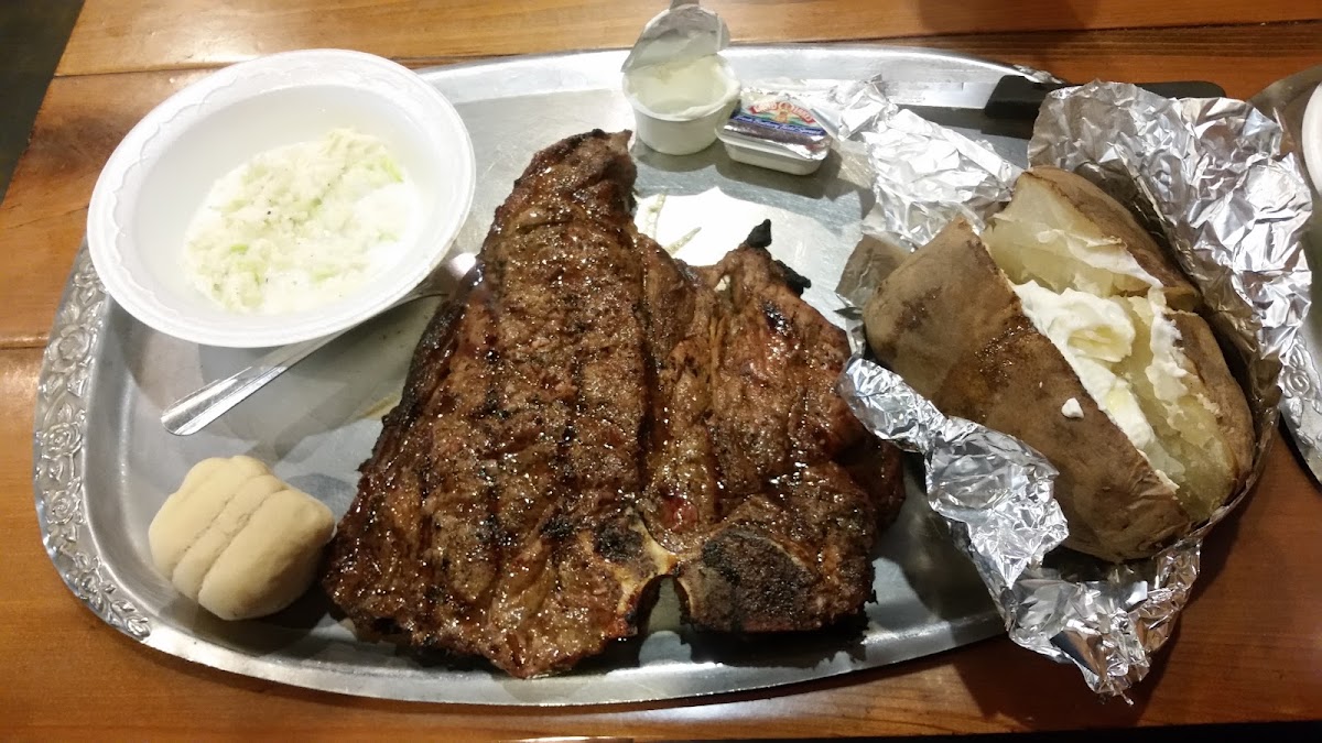 Benton Lee's Steak House Photo 6