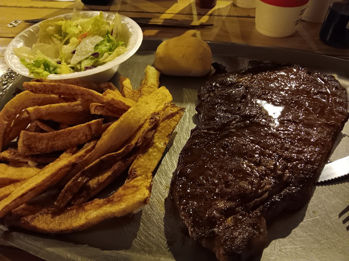 Benton Lee's Steak House Photo 9