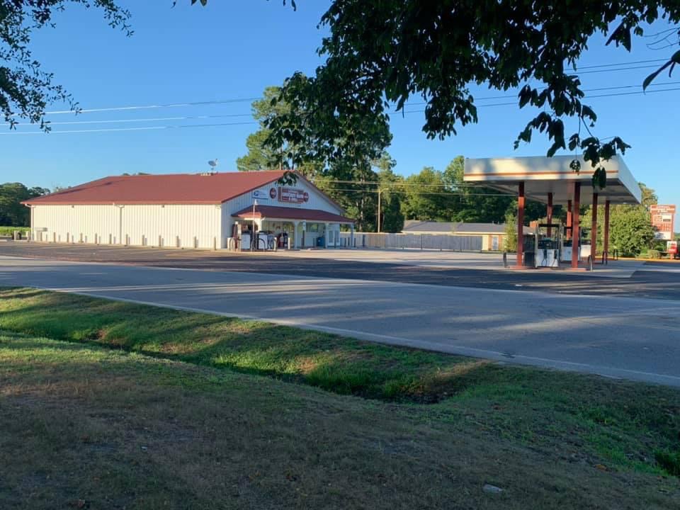 Altman's Grocery Barn & Grill Photo 4