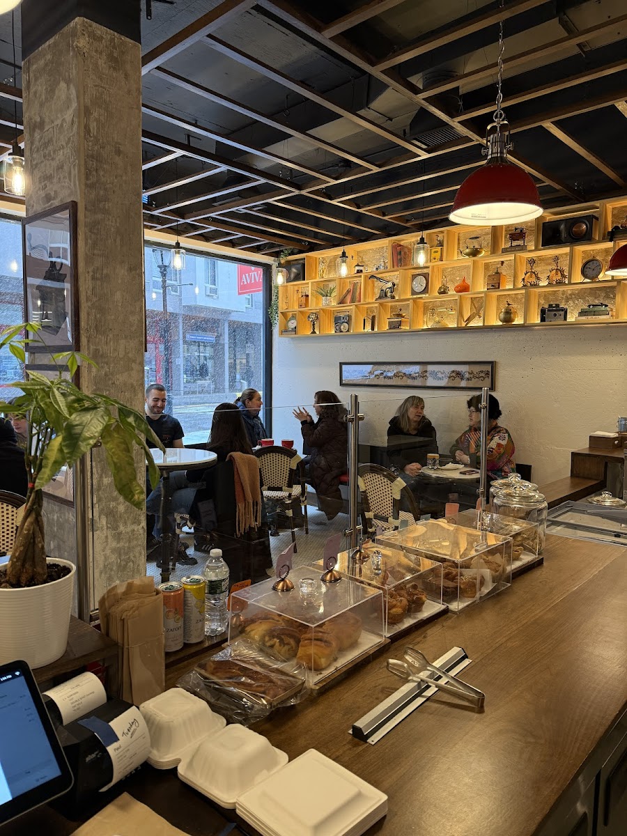 Cafe Aviva Photo 9