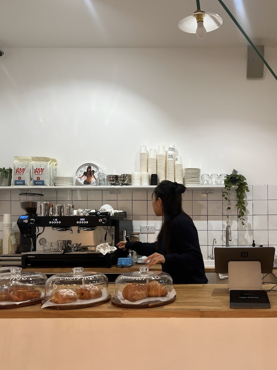 Look Left by YUGU | Cafe & Wine bar Photo 7