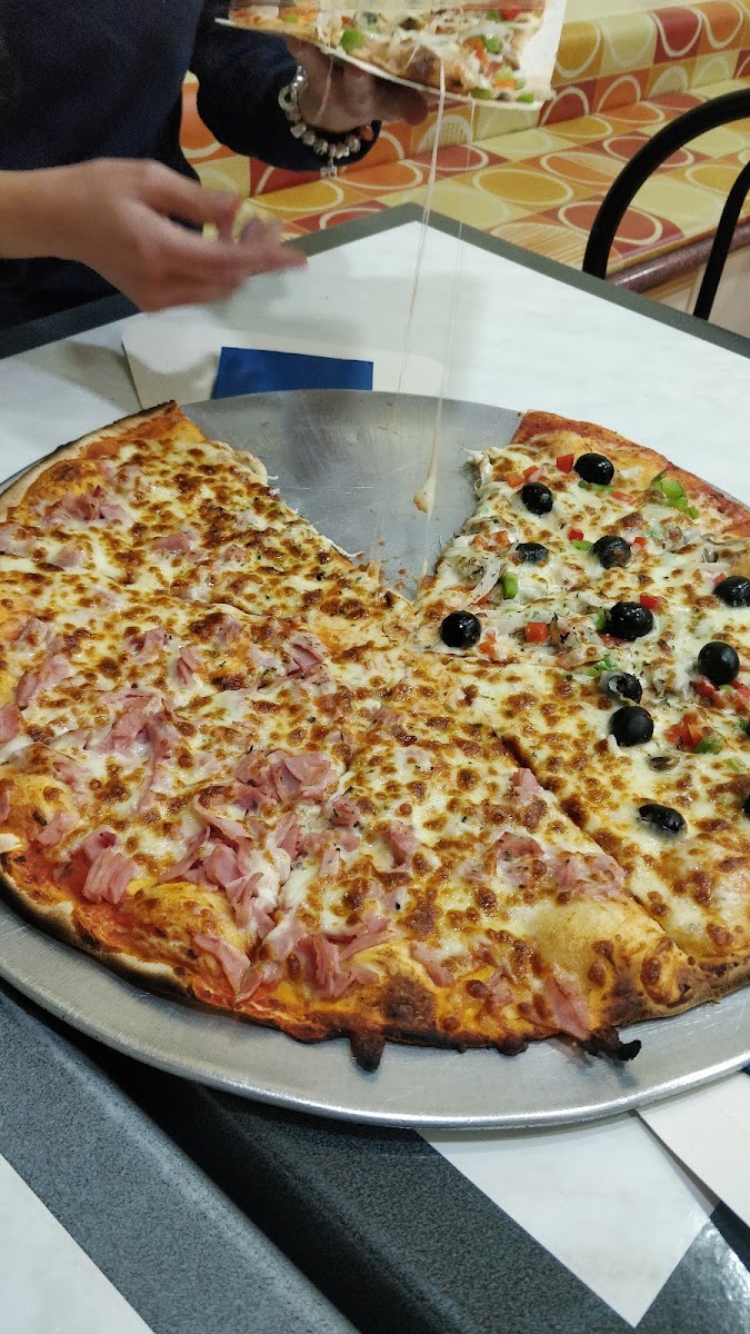 Pizzería Brunete Photo 9