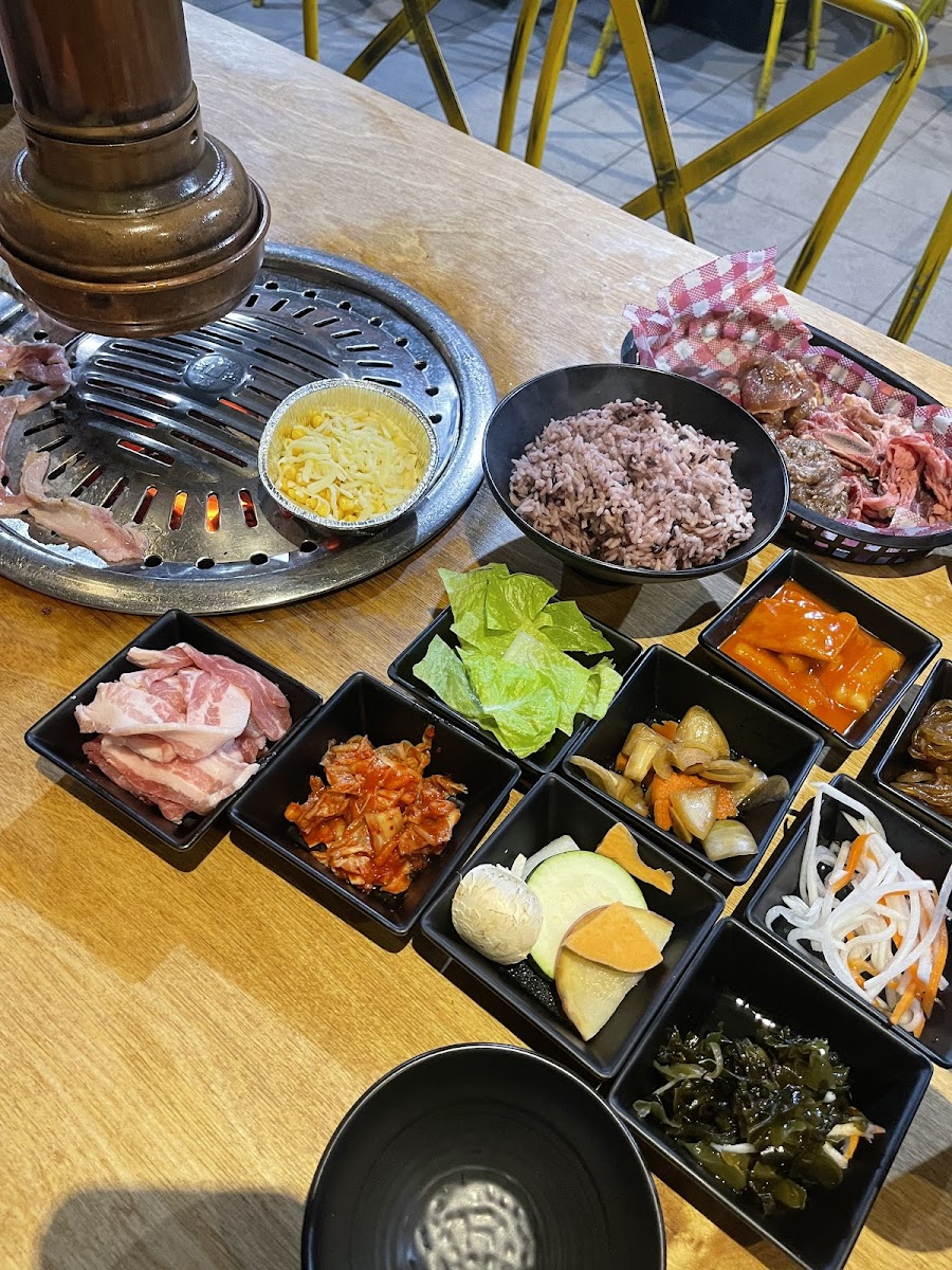 TWIN'S DADDY AYCE KOREAN CHARCOAL BBQ Photo 3