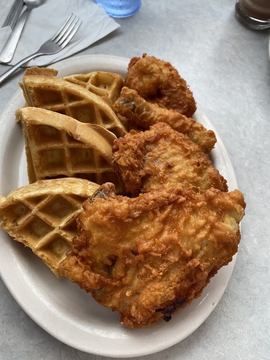 Pioneer Diner Photo 8