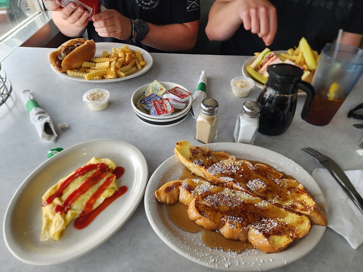 Pioneer Diner Photo 9