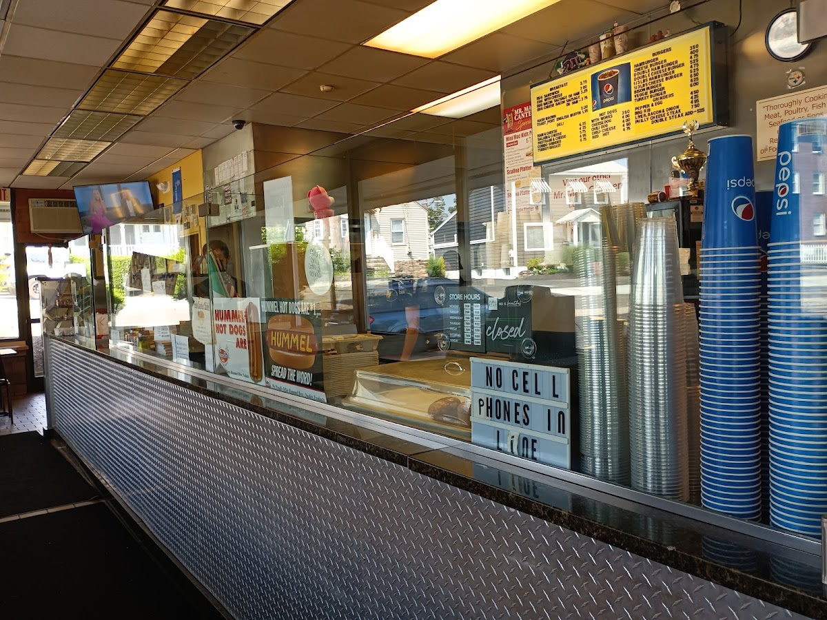 Mr. Mac's Canteen Milford Photo 4
