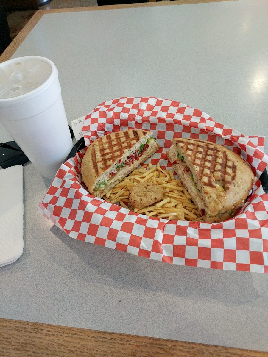 The Tin Cup Photo 5