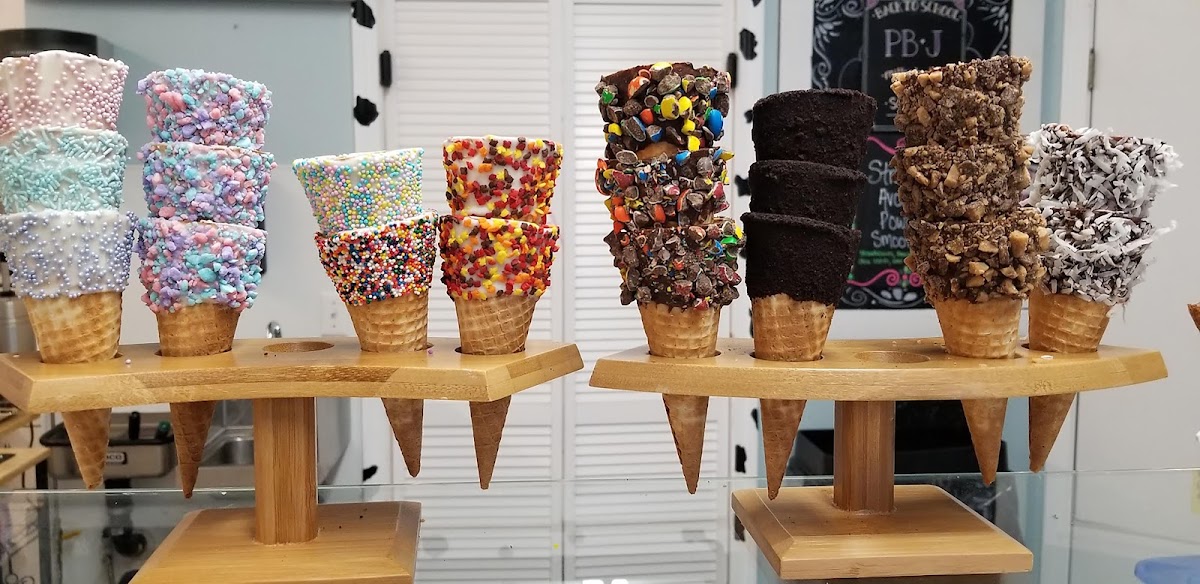 The Scoop Ice Cream Cafe Photo 3