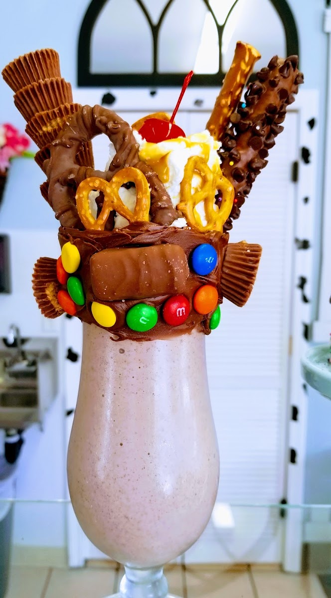 The Scoop Ice Cream Cafe Photo 6