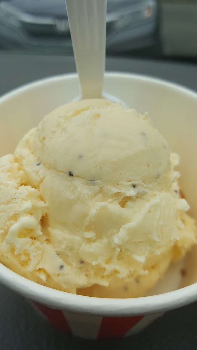 The Scoop Ice Cream Cafe Photo 8