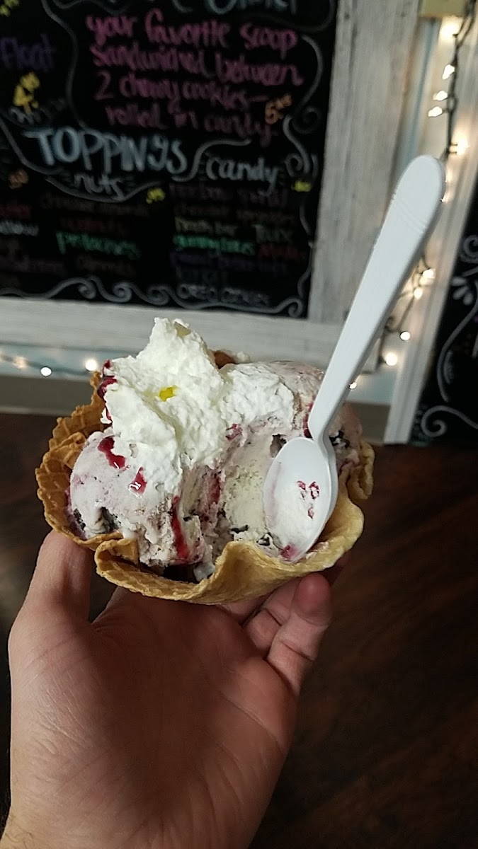 The Scoop Ice Cream Cafe Photo 9