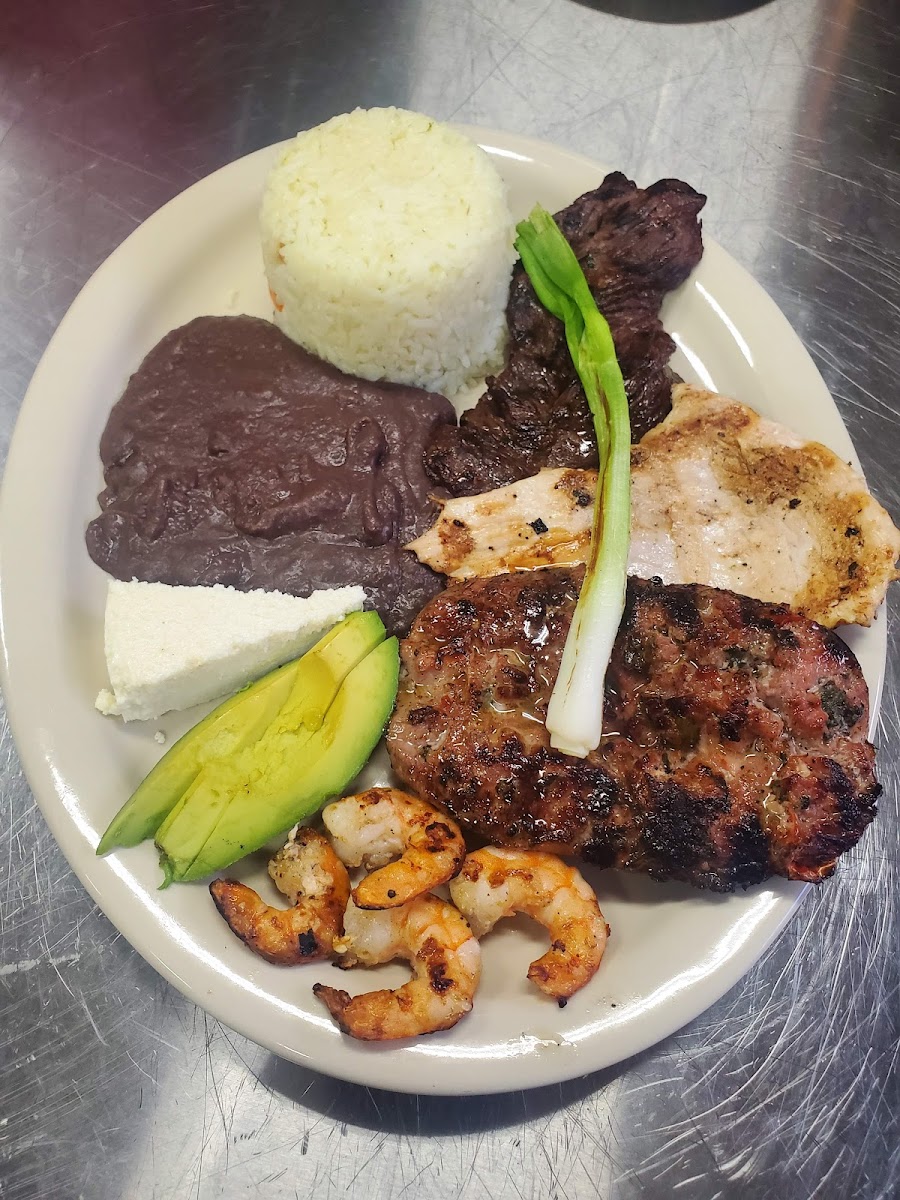 Candy's Chapina Restaurant Photo 2