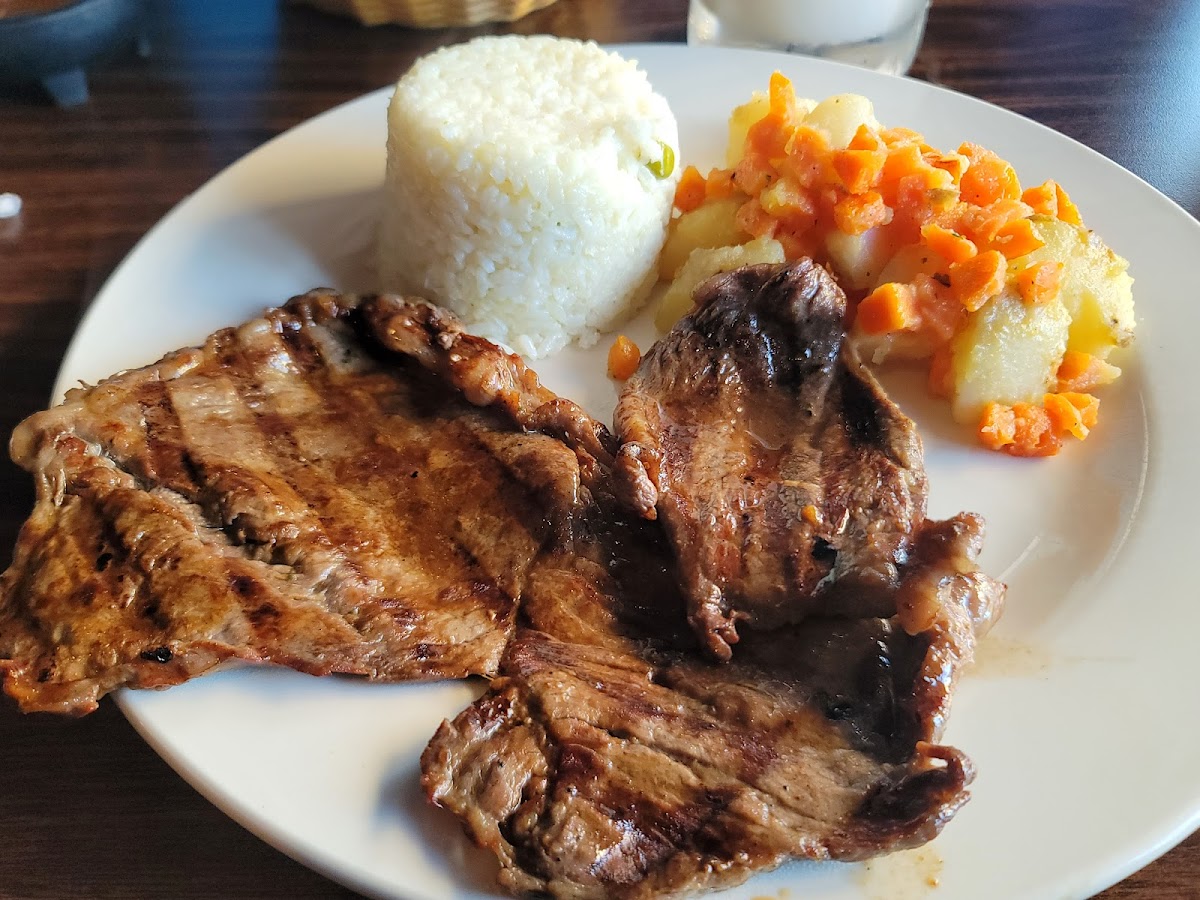 Candy's Chapina Restaurant Photo 3