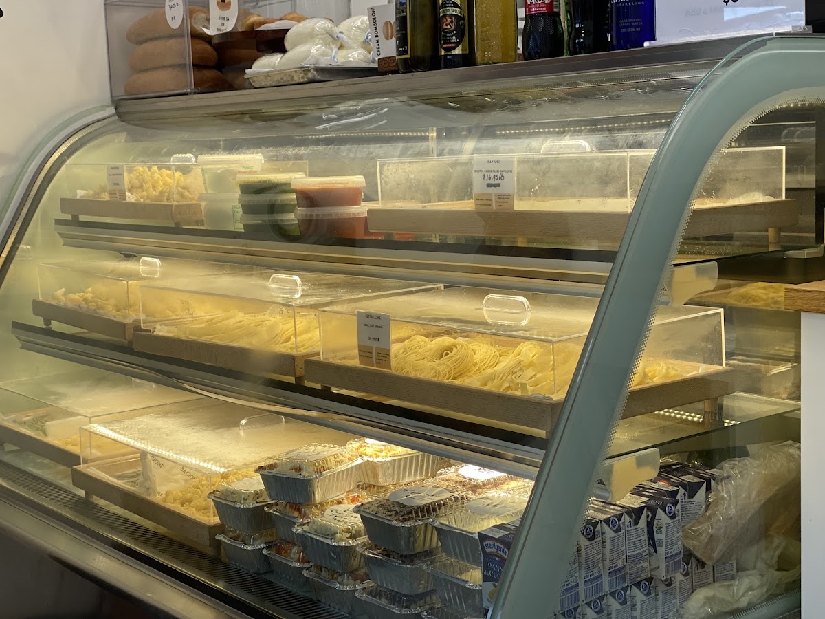 Bacione Pasta Shop Photo 6