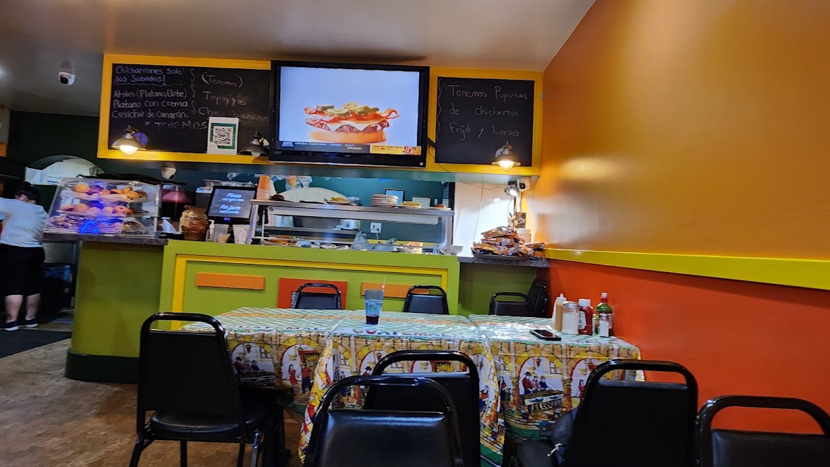El Quetzal Restaurant Photo 4